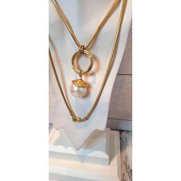 Anne Klein Vintage Faux Pearl Earrings and Pendant Necklace Gold Tone - Picture 4 of 11